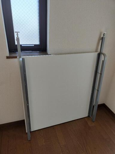 (決まりました)突っ張り式薄型ラック収納①