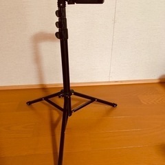 超軽量　スタンド付き一脚（三脚）　スマホアダプター付き　ケース付き　ビデオカメラの画像