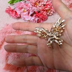 新品♡蝶々❤ゴージャス♡キラキラ❤ビジュー付き❤ブローチの画像