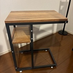 サイドテーブル