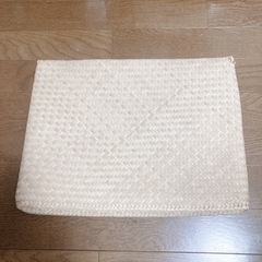 カンボジア製　天然素材　ハンドメイド:編みバッグ:難ありの画像