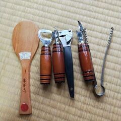 缶切り　栓抜き　しゃもじ　など