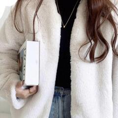 新品!!moment+ フェイクファーノーカラージャケット（裏地付き）の画像