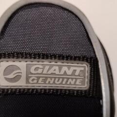 GIANT （ジャイアント）サドルバッグ　工具付き 　美品の画像