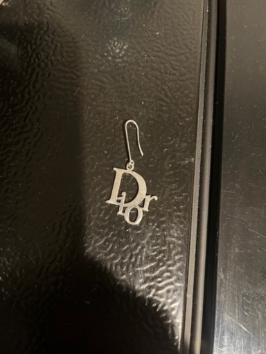 片耳のみDIORピアス