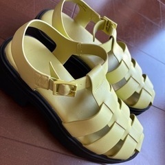 厚底サンダルの画像