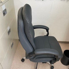 オフィスチェア　ニトリ　(OC708 エアリー BK)の画像