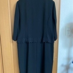 ブラックフォーマルスーツ　レディース　15号　ほぼ新品の画像