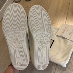 GUCCIレディーススニーカーの画像