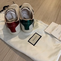 GUCCIレディーススニーカーの画像