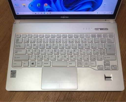 ?富士通Lifebook13.3インチ SH75 /高性能i5第四世代/メモリ8GB/Win11pro/SSD256gb/超解像度/O