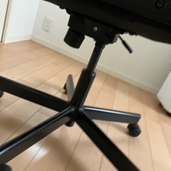 【今週中引取り】イス  回転イス  高さ調節可能の画像