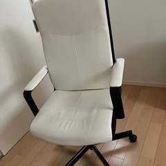 【今週中引取り】イス  回転イス  高さ調節可能の画像