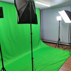 撮影、編集など動画制作専用新事務所で演者、リポーター、編集者、カ...
