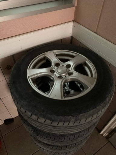 車のパーツ タイヤ、ホイール