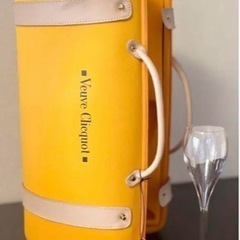 Veuve Clicquot グラス・ホルダートランクボックス
