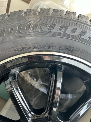 車のパーツ タイヤ、ホイール