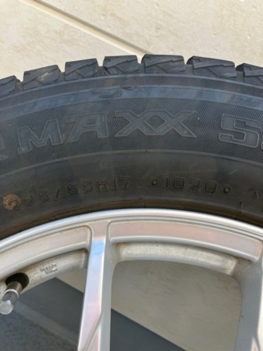 車のパーツ タイヤ、ホイール