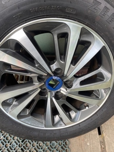 車のパーツ タイヤ、ホイール