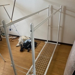 ハンガーラックの画像