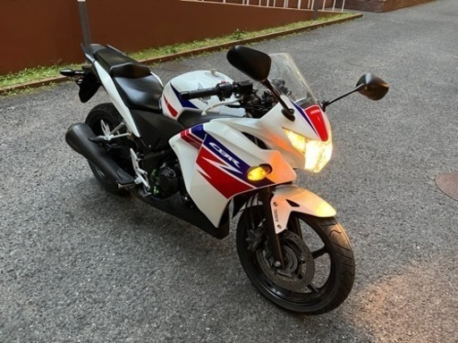 【HONDA CBR250R】 ABS付き　人気カラー　好調　即戦力　低走行