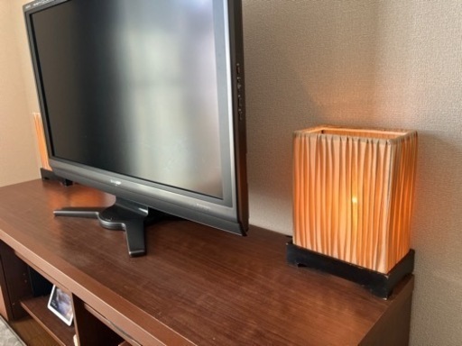 【値下げ！】AQUOSテレビ、テレビ台、バリの照明のみ