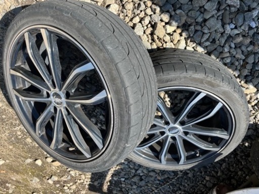 車のパーツ タイヤ、ホイール