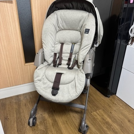 【超美品】コンビ Combi 電動ハイローチェア