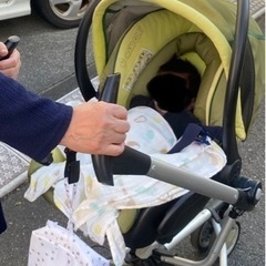 Maxi Cosi チャイルドシート、Quinny Zapp ベビーカーの画像