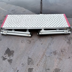 ナカオ　勇馬　ESK１１　四脚調節式足場台　送料込み！！！！！の画像