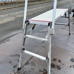 ナカオ　勇馬　ESK１１　四脚調節式足場台　送料込み！！！！！の画像