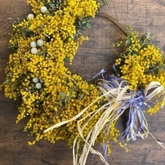 ミモザのドライフラワーリースの画像