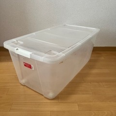 衣装ケース4つ　