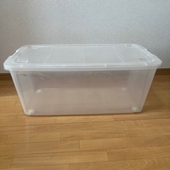 衣装ケース4つ　の画像