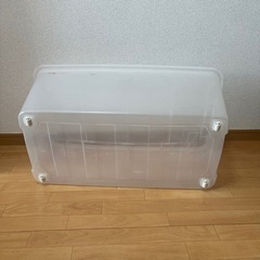 衣装ケース4つ　の画像