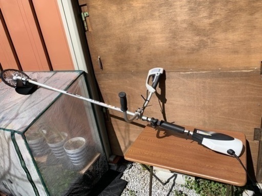 【受け渡し完了
】京セラ(Kyocera) 旧リョービ 刈払機 草刈機 AK-6000 軽量チップソー付