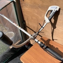 【受け渡し完了
】京セラ(Kyocera) 旧リョービ 刈払機 草刈機 AK-6000 軽量チップソー付 の画像