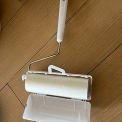 清掃用具、ドライヤー、ハンガー、ハンドクリームの画像
