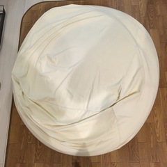無印ビーズソファ＋ニトリカバーの画像