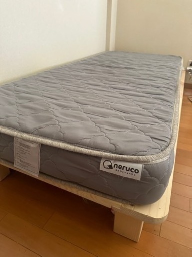 【値下中】ロータイプベッドとマットレスセット