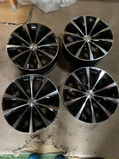 車のパーツ タイヤ、ホイール