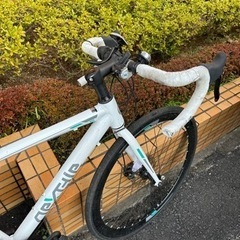 自転車 クロスバイクの画像