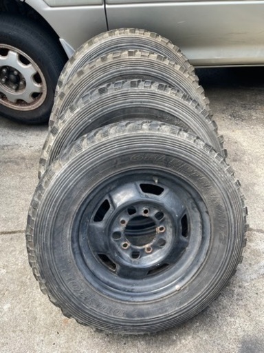 車のパーツ タイヤ、ホイール