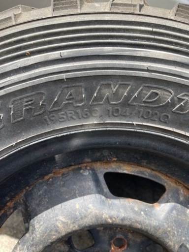 車のパーツ タイヤ、ホイール