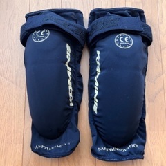 KOMINEコミネ　膝プロテクター