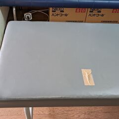 施術ベッド 施術台 ジャンク の画像