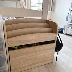 本棚 おもちゃ箱の画像