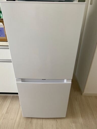 2022年製　ハイアール2ドア冷蔵庫121L　2023年購入　右開き　3/24までに来られる方限定。