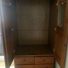 アンティーク調洋服タンスの画像