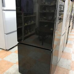 冷蔵庫 ユーイング UR-F110H 2017年 W(幅)47.9×D(奥行き)53.2×H(高さ)108cm ※クリーニング済み